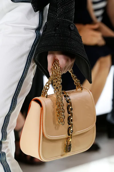 Look 30